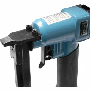 Güde KN 14 Druckluft Klammergerät IG 1/4″ ( 40088 ) + 1800x Klammern + Öl + Schutzbrille + Koffer 11