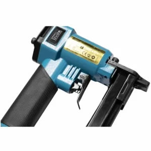 Güde KN 14 Druckluft Klammergerät IG 1/4″ ( 40088 ) + 1800x Klammern + Öl + Schutzbrille + Koffer 15